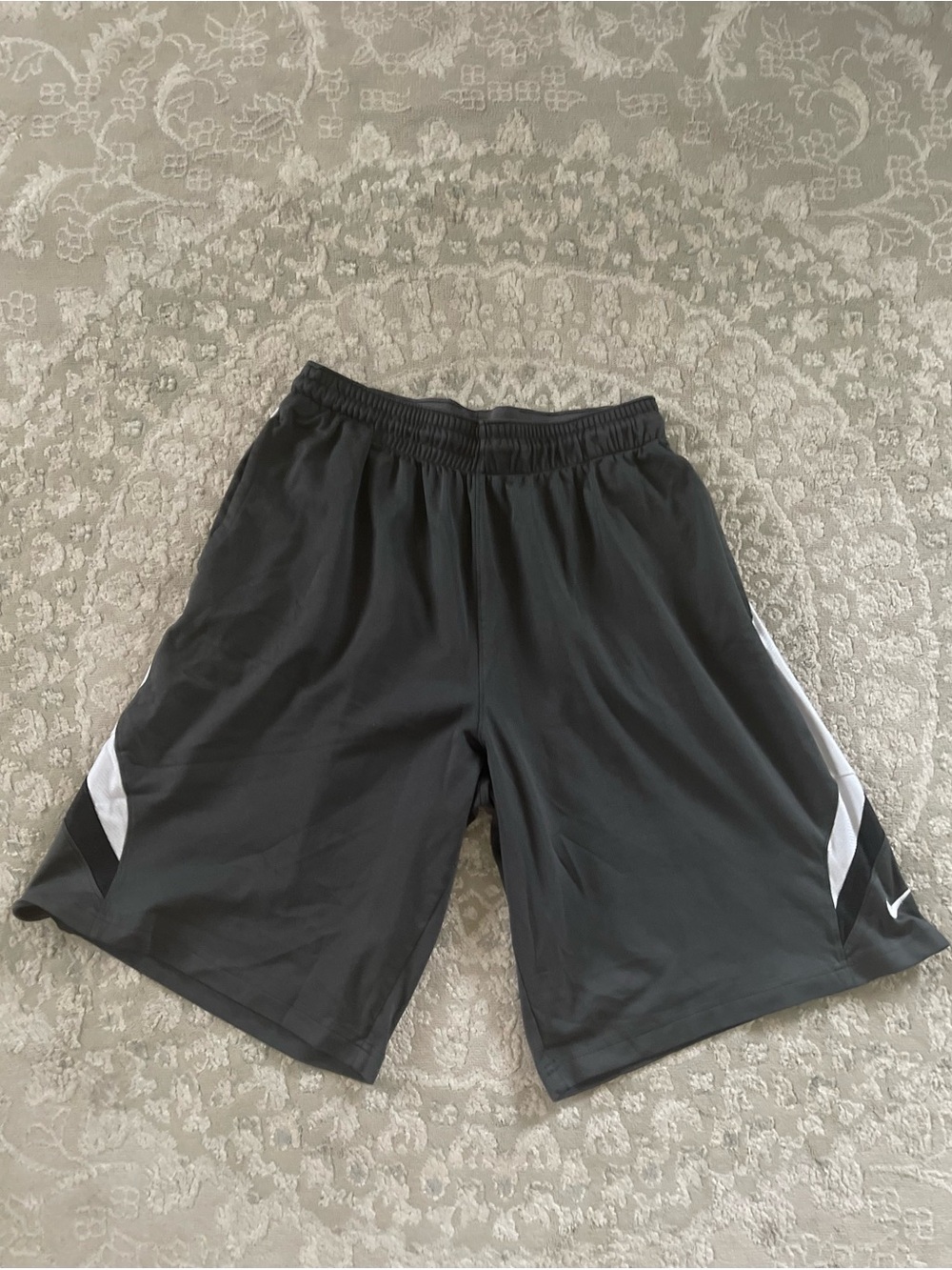 Men's Nike Dri-Fit Black Athletic Shorts with White Accent Sz L